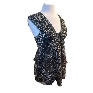 Women 8 2b Rych Black White Printed Silk Ruffle Tiered Tank Top Blouse Evening